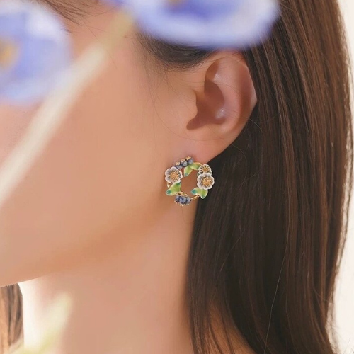 Floral Earrings: Delicate Holiday Jewelry Gift